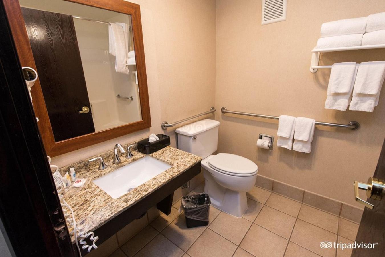Wingate By Wyndham Anchorage Downtown - Ship Creek Hotell Exteriör bild